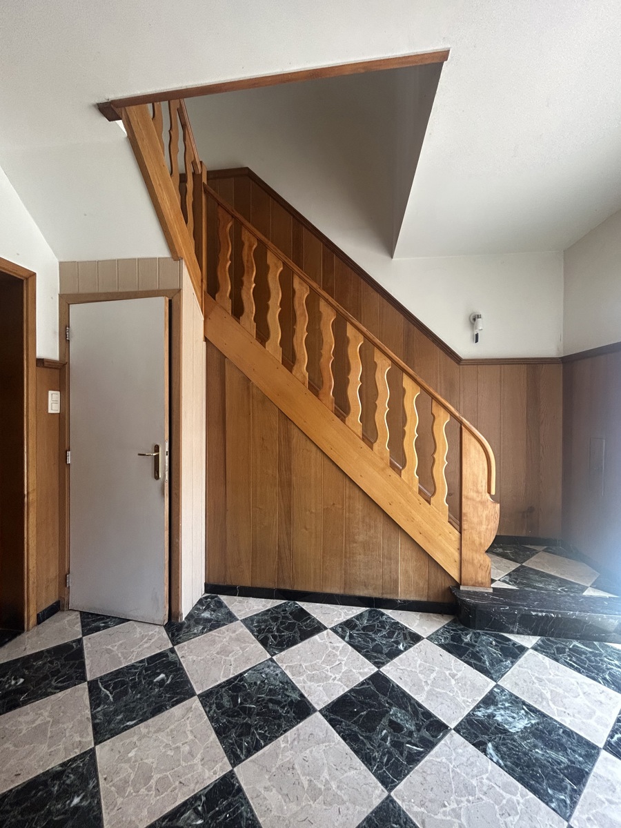 Op te frissen/ te renoveren woning nabij verbindingswegen - foto 4