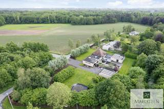 À proximité de la forêt de Groenhove à Torhout, vous pouvez trouver cette maison d'architecte. Avec une surface habitable de + 350 m², elle...