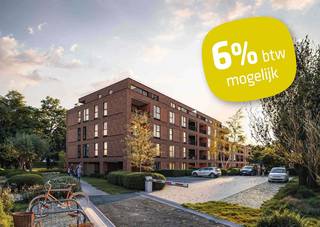 Dit appartement maakt deel uit van het nieuwe woonproject Creyte, gelegen in Oostakker tussen de Krijtestraat en Aan de Ratte.<br /><br />Dit ruim appartement (99m²) met nr. 1.5 situeert zich op de eerste verdieping en wordt gebouwd met zicht op de gemeenschappelijke tuin en nabijgelegen bos. Het omvat onder meer een leefruimte met open eilandkeuken, 2 slaapkamers, badkamer met dubbele wastafel en inloopdouche en een berging. De 2 terrassen (19m² in totaal) bieden de hele dag zon en rust.<br /><br />Uiterst energiezuinig E-peil (E8!) dankzij pakket zonnepanelen (energiedelen), warmtepomp met vloerverwarming (+ koeling), regenwaterrecuperatie en ventilatiesysteem D.<br /><br />Dit appartement wordt volledig afgewerkt aangeboden waarbij je zelf nog je eigen afwerking kan kiezen tot en met de laminaat in de slaapkamers.<br /><br />Ondergrondse autostaanplaats en berging voorzien, welke mee dienen aangekocht te worden. In de kelder is er een grote fietsenstalling en bovengronds is er zelfs een staanplaats voor bakfietsen voorzien.<br /><br />Prijs excl. aankoopkosten en btw.<strong> 6% BTW mogelijk, ook voor investeerders bij 15 jarige verhuur!</strong><br /><br />Meer info via 09 280 60 60 of info@durabrik.be.<br /><br />Download de brochure via https://durabrik.immo/oostakker <br /><br />* Beelden en oppervlaktes zijn indicatief.
