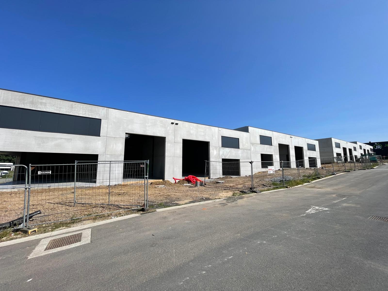 KMO pand 337,60 m² te huur in Charleroi - foto 4