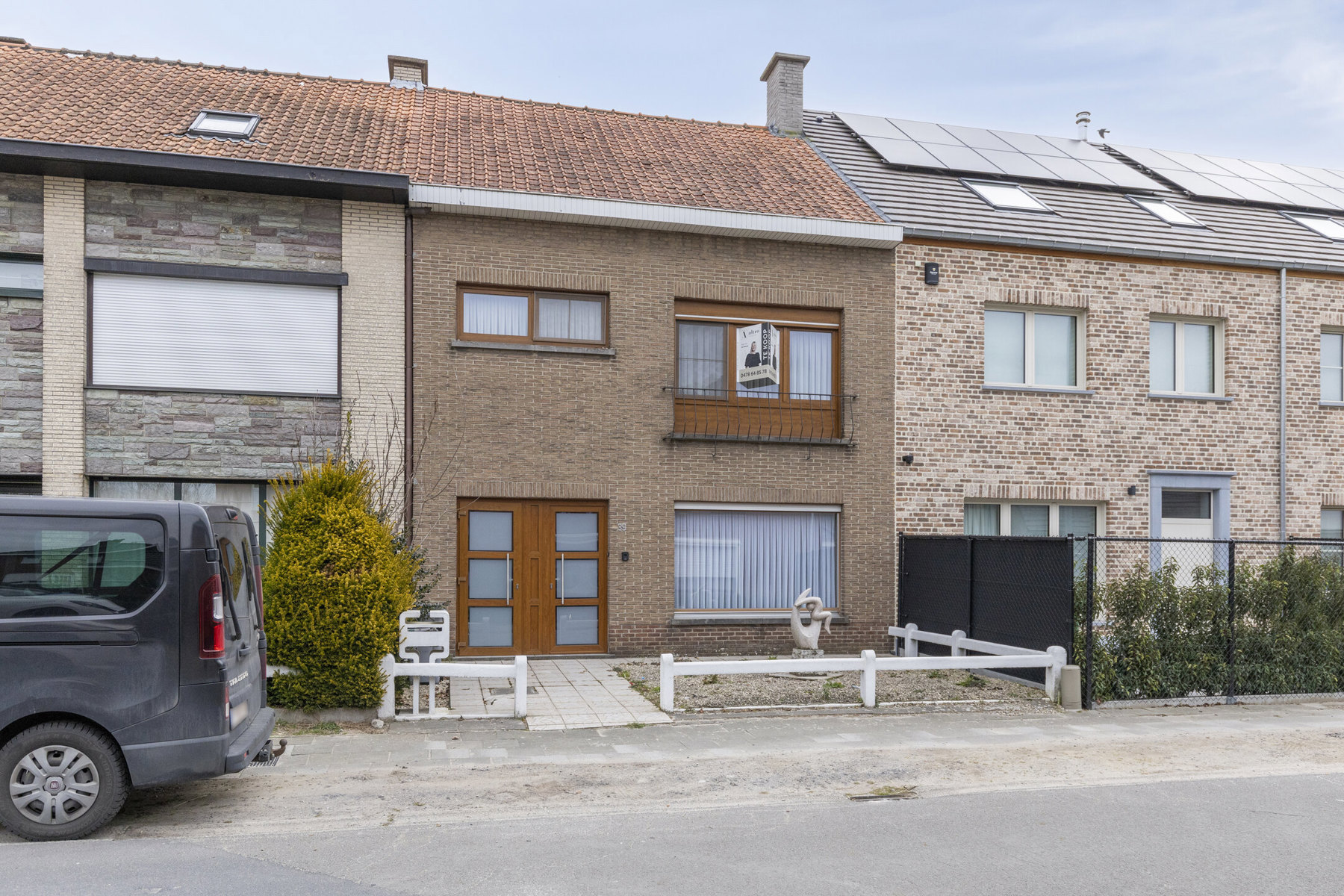 Ruime woning met tuin én garage in hartje Belsele - foto 1