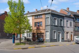 Te renoveren woning met potentieel in GentDeze te renoveren starterswoning bevindt zich centraal in Gent, dichtbij de hogeschool Odisee, de...