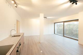 SINT-NIKLAAS - Op zoek naar een energiezuinig appartement in het centrum? Dan is dit stijlvolle appartement precies wat je zoekt! Enkele troeven op...