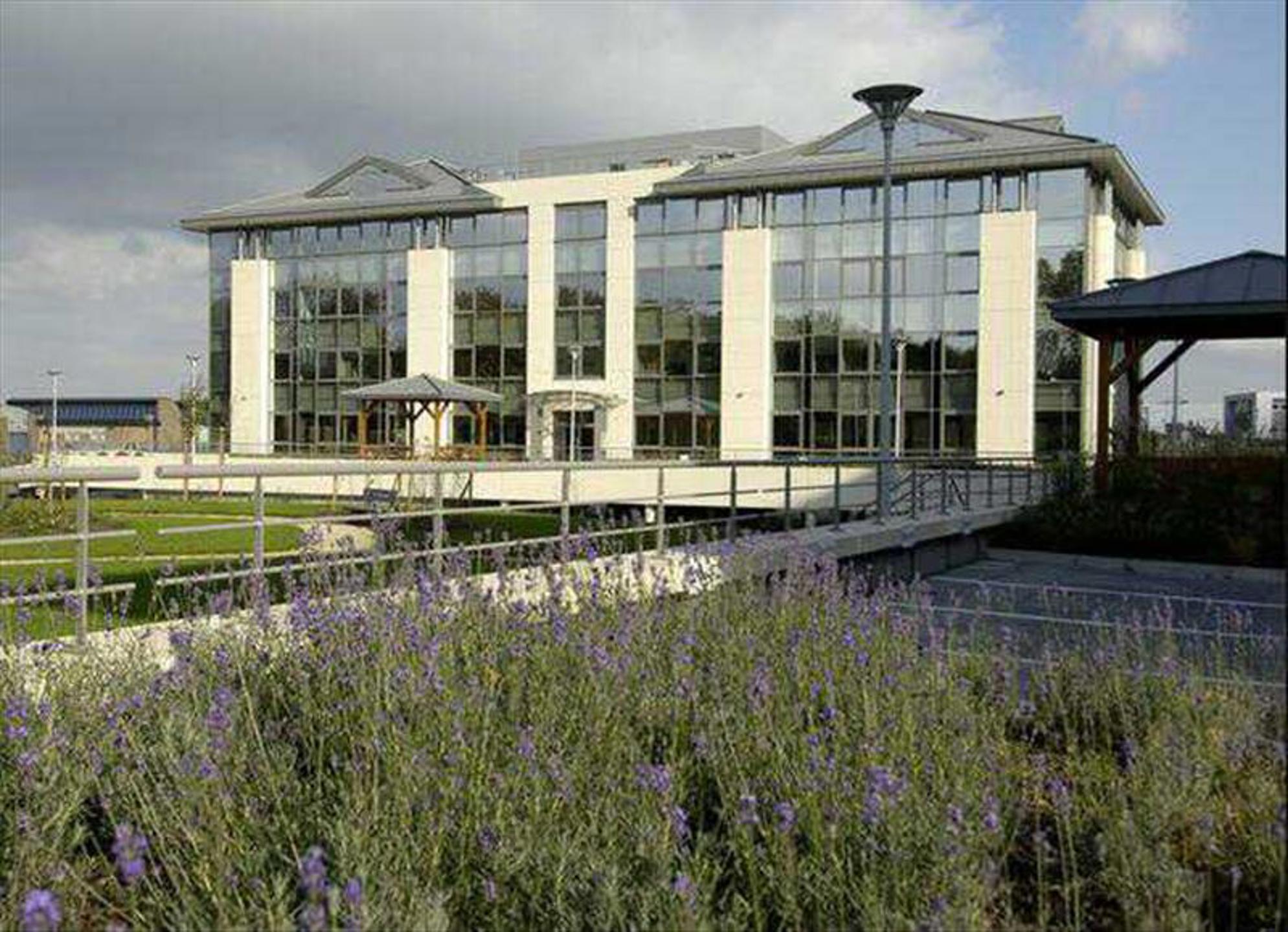 Commercial à louer à Mont-Saint-Guibert - photo 3