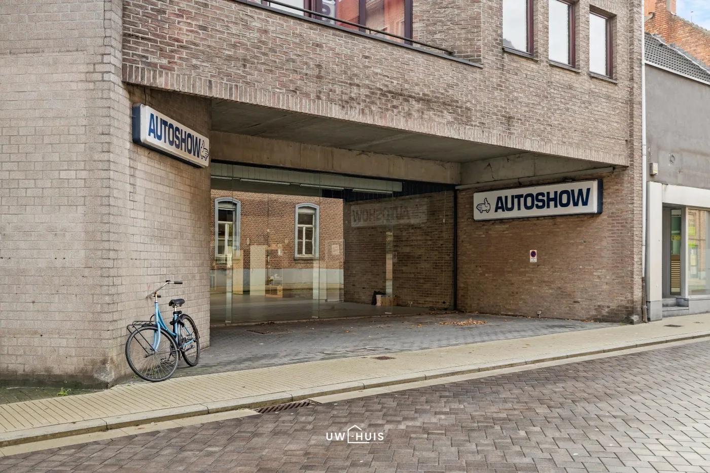 Toonzaal met veel mogelijkheden te koop in het hartje van Temse - foto 3