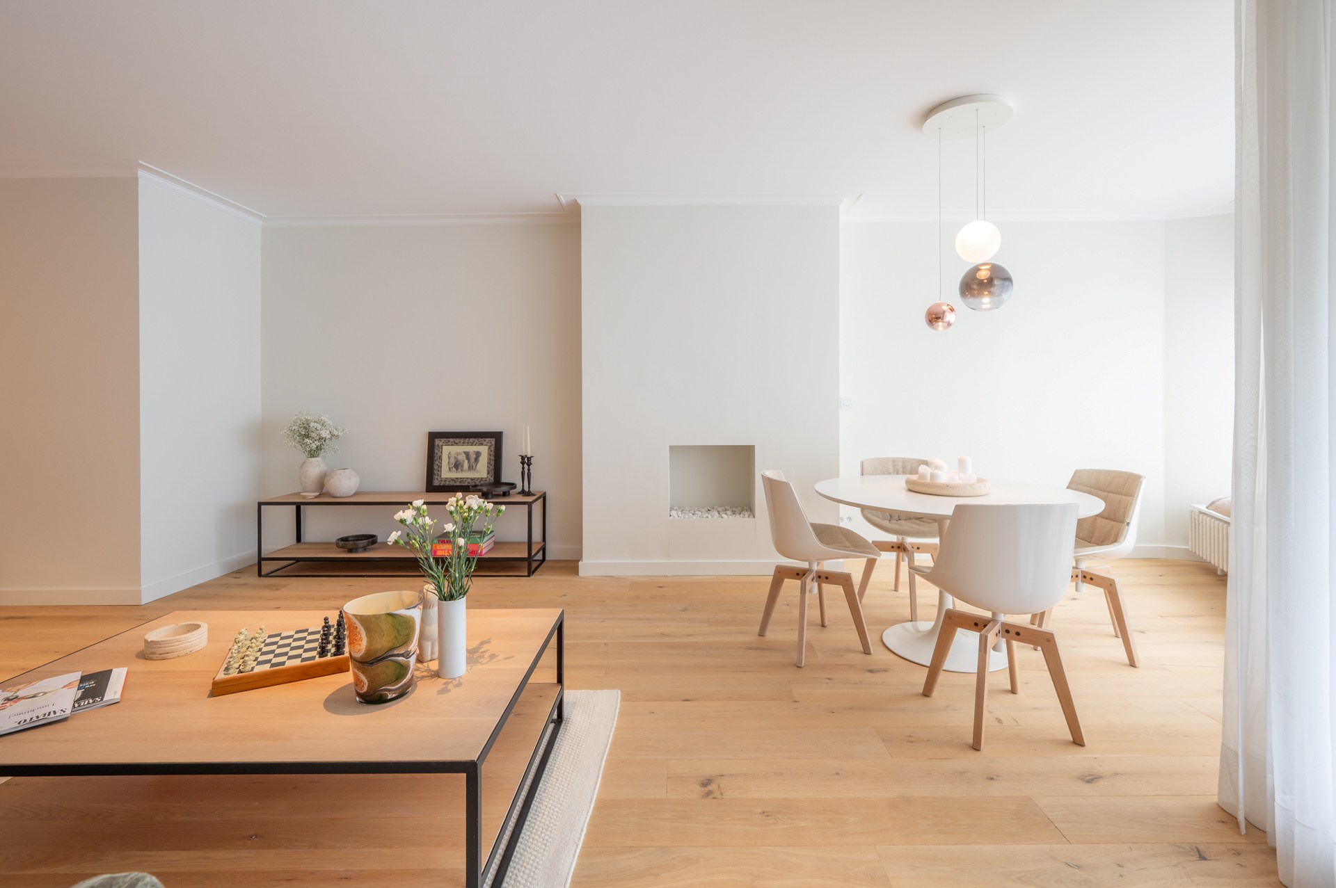 Stijlvol en volledig gerenoveerd appartement op wandelafstand van zee en het commerciële centrum. - foto 3