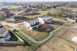 Reeds 60% verkocht. Maak een afspraak om de modelwoning (zie woonvideo) te bezichtigen. Beschikbaar bij akte.Woonproject "Braam" bestaat uit 4 zeer...