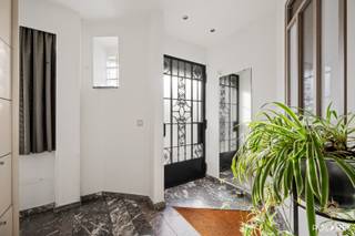 In the lively city of Leuven, within walking distance of the historic center, you will find this modernist architectural home from 1929. It exudes...