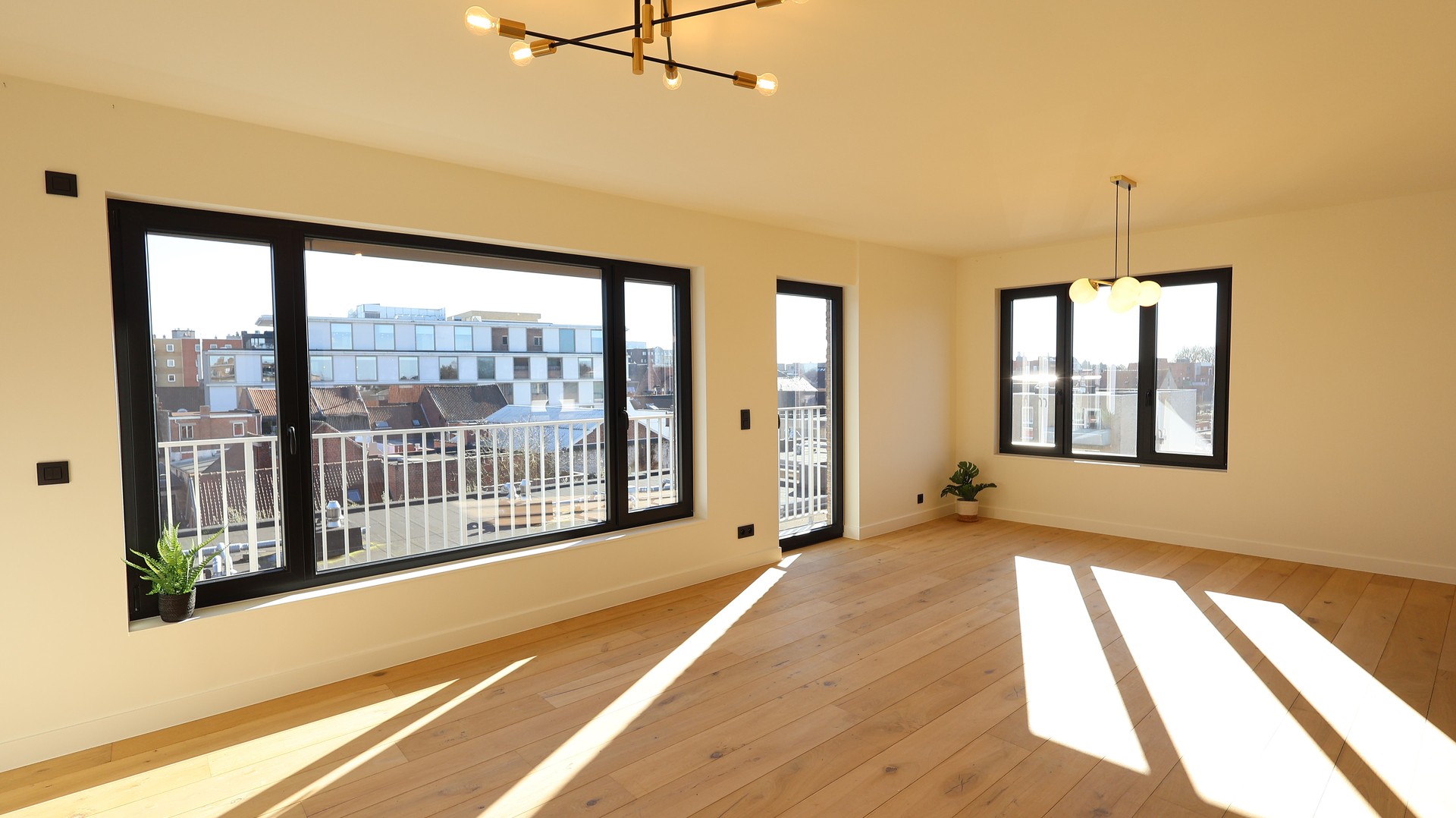 Volledig gerenoveerd appartement te huur in Roeselare! - foto 4