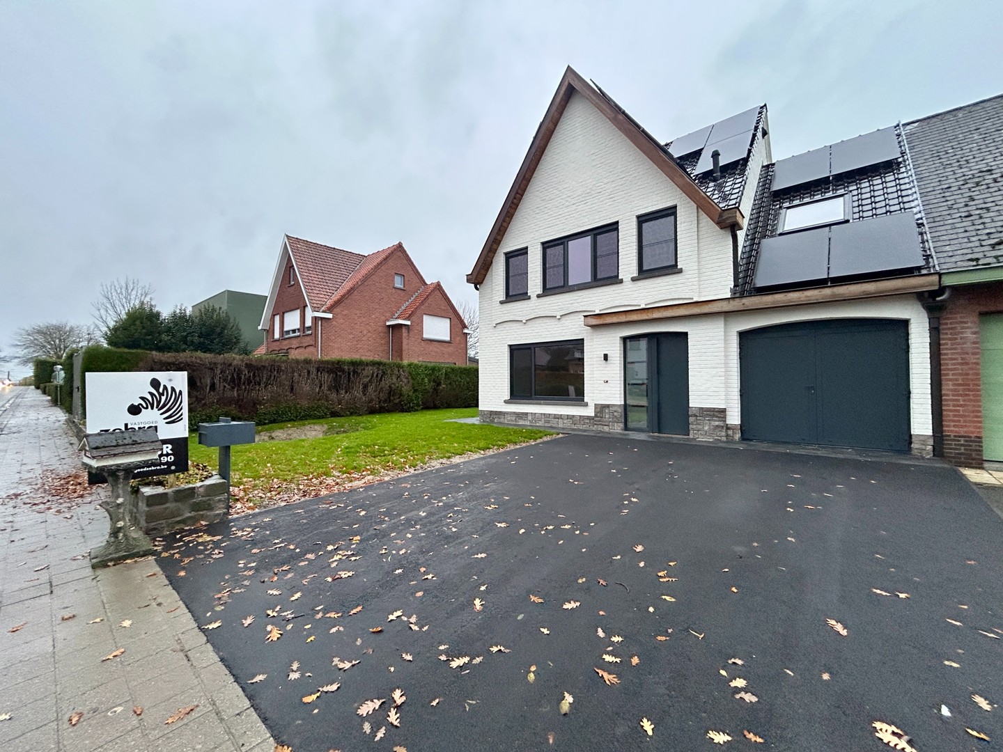 Prachtig gerenoveerde HOB met 3 slaapkamers te Rumbeke! - foto 1