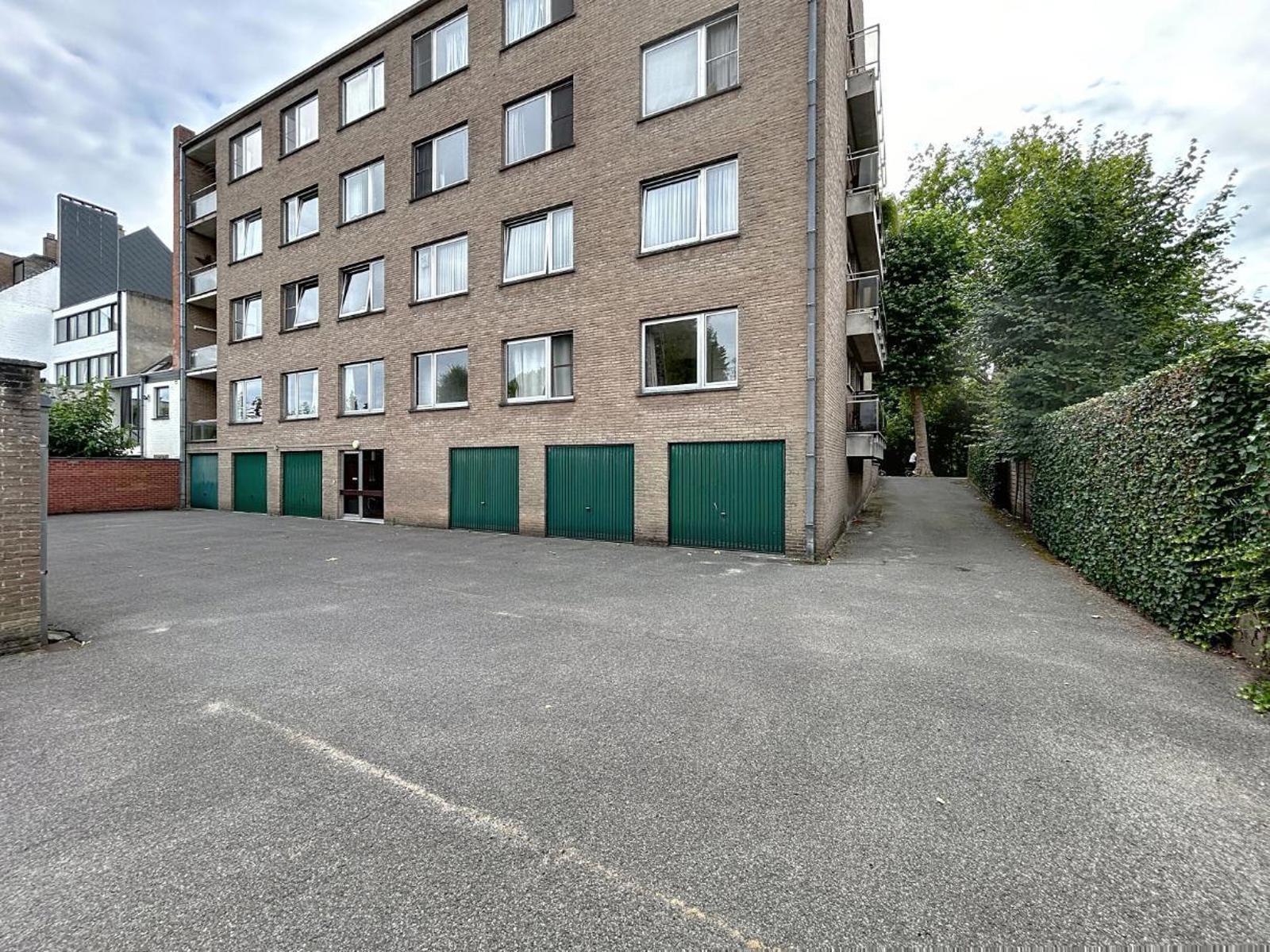 Garage for sale in Bruges - photo 2