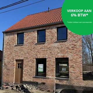 Deze alleenstaande nieuwbouwwoning is gelegen te Bovekerke en bestaat uit: <br /><br />Gelijkvloers: inkomhal - gastentoilet - bureau - lichtrijke living met open ingerichte keuken - berging/wasplaats - carport.<br /><br />Op 1ste verdieping: nachthal - afzonderlijk toilet - 4 slaapkamers - badkamer - zolderluik naar de opbergzolder.<br /><br />troeven van deze woning: <br /><br />- rustige ligging<br />- energiezuinig<br />- kwalitatief en duurzaam afgewerkt<br />- 6% BTW mogelijk !<br /><br />EPC: Woning in aanbouw<br /><br />Prijs 379 000 € (exclusief registratierechten op de bouwgrond, exclusief BTW op de constructie, exclusief aansluitingskosten. Exclusief kosten landmeter, architect, .... ).