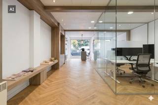 Disposition :<br /><br />Au rez-de-chaussée se trouve un espace commercial prêt à emménager qui est actuellement aménagé en salon de coiffure. Grâce à son aménagement flexible, l'espace convient à diverses autres professions. À l'arrière du bâtiment se trouve un jardin spacieux et ensoleillé avec une grande dépendance pouvant servir de studio, d'espace de rangement supplémentaire, d'atelier,... <br /><br />Au premier étage, se trouve un appartement lumineux et prêt à emménager avec deux chambres et une terrasse ensoleillée. <br /><br />Avantages :<br />- excellent emplacement <br />- entièrement prêt à emménager <br />- différentes options <br />- espace de rangement suffisant <br /><br />Cet appartement à vendre à Wilrijk vous intéresse ? N'hésitez pas à nous contacter. Vous souhaitez également vendre ou louer votre propriété ? Nous sommes heureux de pouvoir vous aider. Toujours à votre service pour répondre à toutes vos questions sur l'immobilier ! <br /><br />Registre des mesures: non<br /><br />Les images générées par l’IA sont fournies en guise d'inspiration. Elles ne tiennent pas compte des spécifications techniques, ni des renseignements urbanistiques, ni des possibilités concrètes de réalisation.