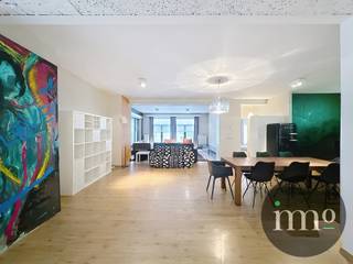 IMMO STORE presenteert deze ruime en unieke gelijkvloerse duplex met 4 slaapkamers op een toplocatie aan Tour & Taxis, vlak bij het...