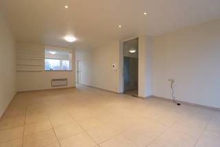 Gerenoveerd appartement met 2 slaapkamers in centrum Pittem.Het appartement ligt op de tweede verdieping van de kleinschalige residentie Den Ast.We...