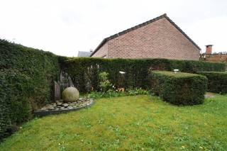 Gelijkvloers appartement, bouwjaar 1996, 2 slaapkamers met tuin en garage. Het appartement bestaat uit een leefruimte met eet- en zithoek en...