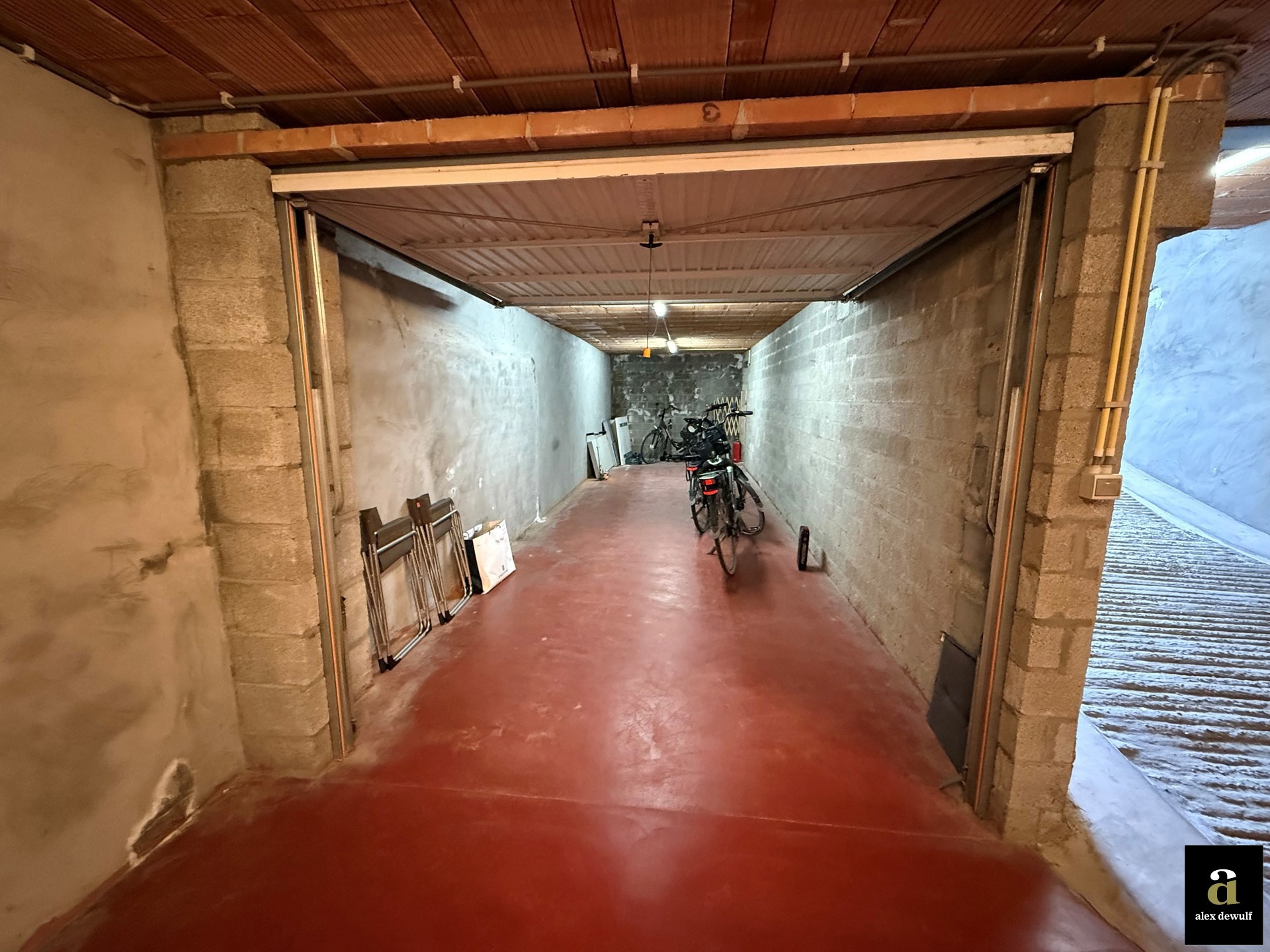 Dubbele garagebox met ruime berging aan, kortbij Rubensplein - foto 3