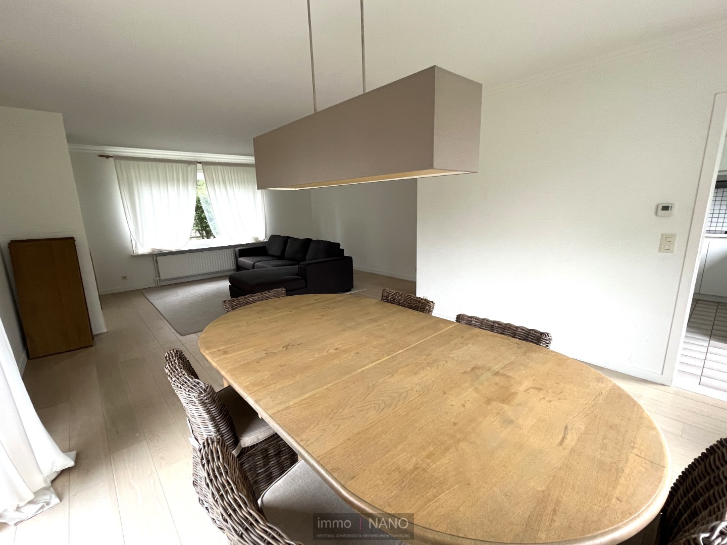 Alleenstaande villa met 3 slaapkamers gelegen op een mooi perceel grond ( 697 m² ) en dit in een rustige villawijk op wandelafstand van het centrum van Knokke-Heist. - foto 4