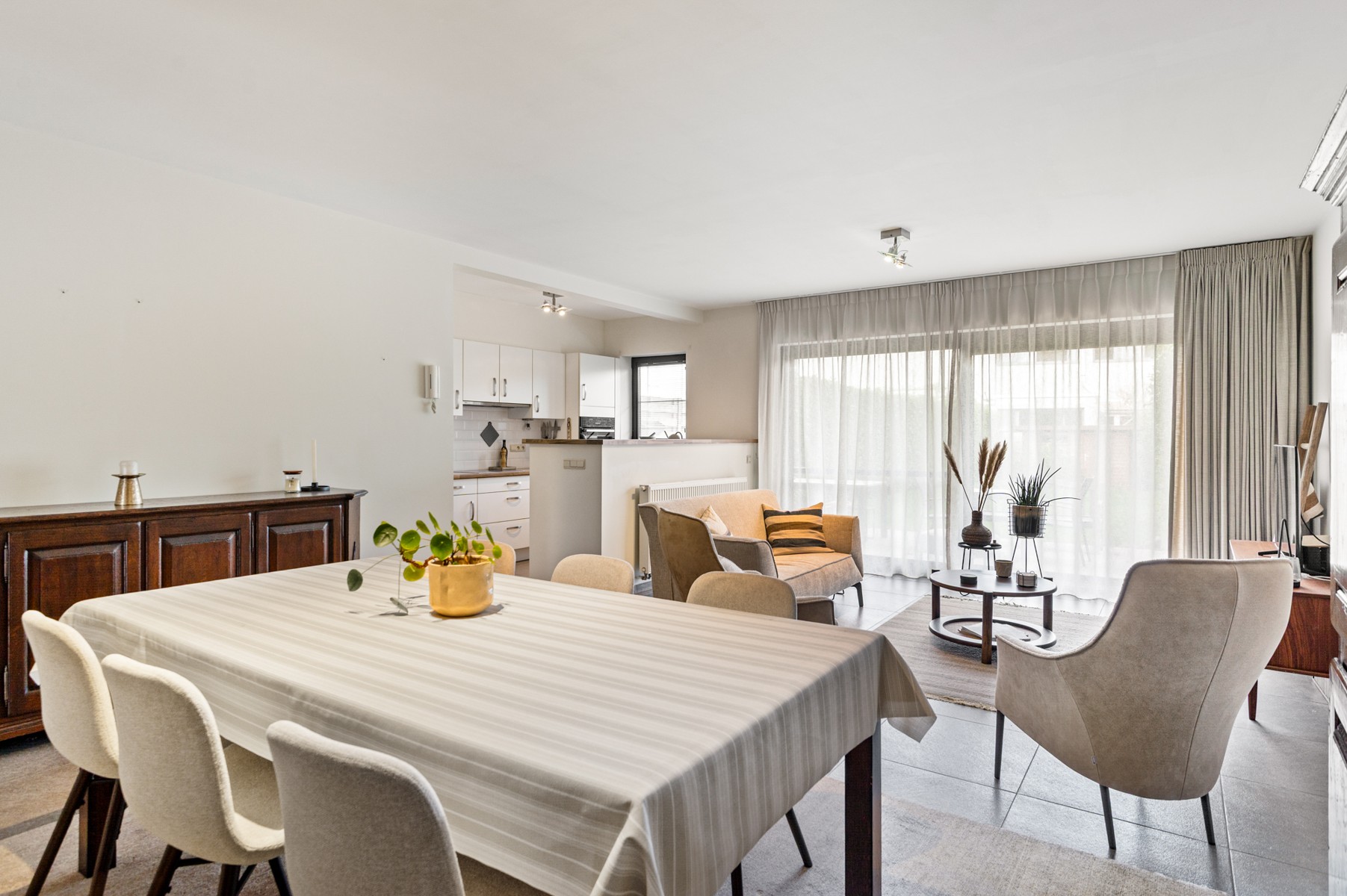 Gelijkvloers appartement met tuin en staanplaats - foto 4