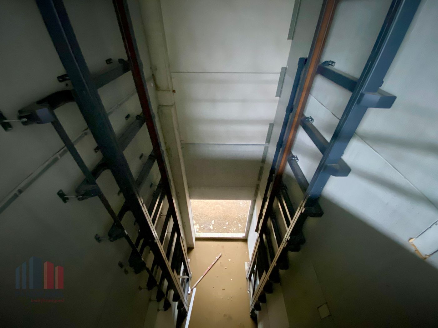 2.069 m² magazijn met kantoor langs bedrijvige Beernemsteenweg - foto 5