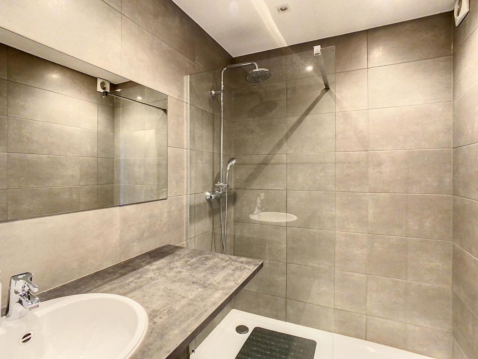 Rustig gelegen appartement nabij centrum - foto 4