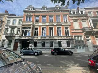 Dit kantoor, gelegen op de eerste verdieping van een karakteristiek pand, biedt een uitstekende werkruimte en is gelegen in het hart van Gent,...