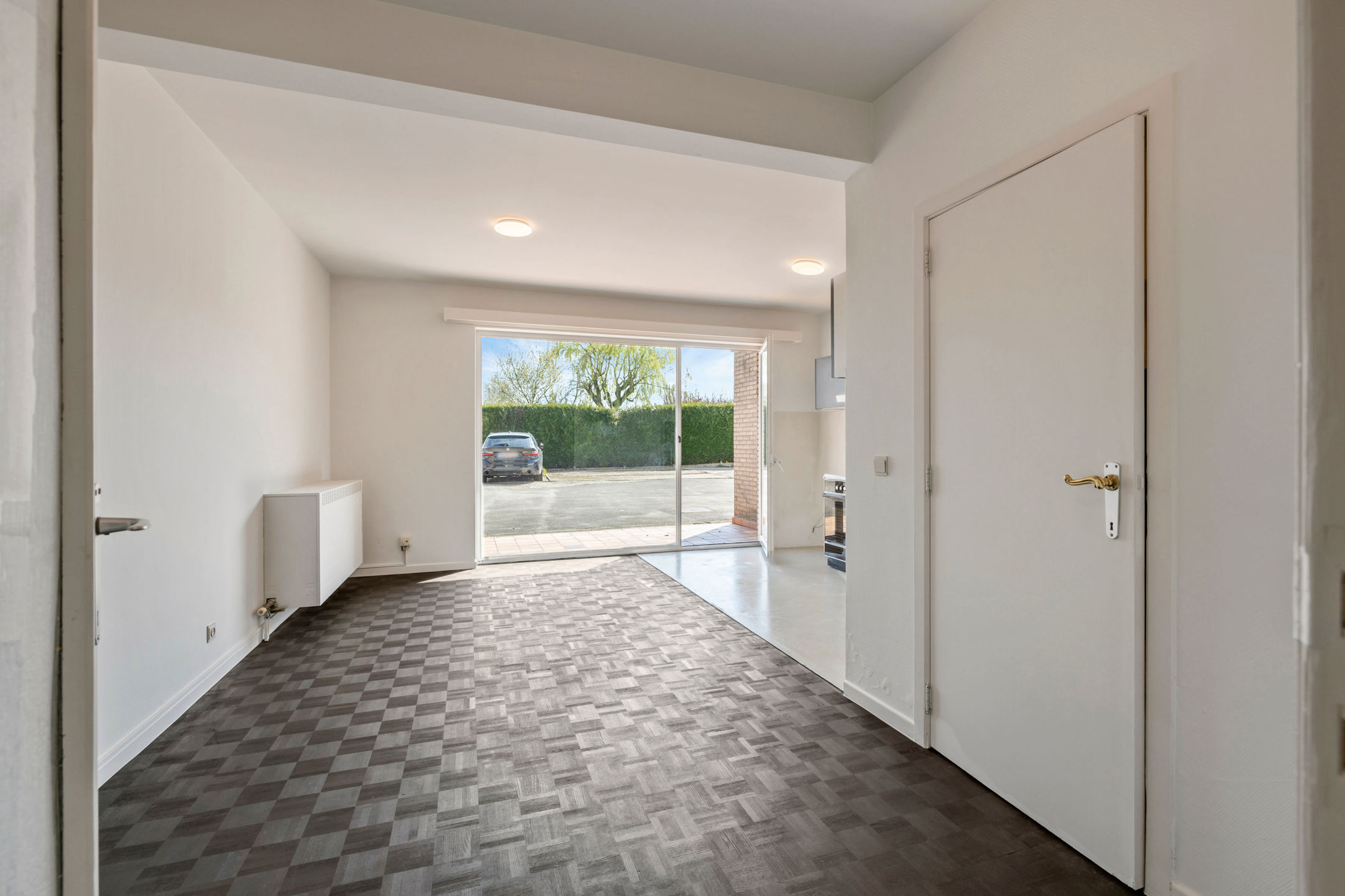 Rustig gelegen gelijkvloersappartement met parkeerplaats - foto 3