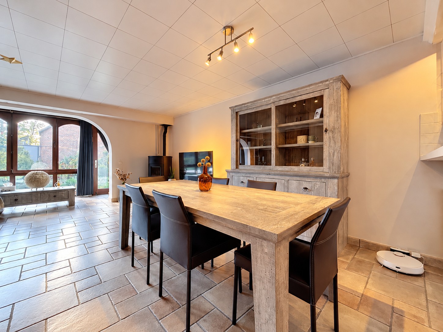 Woning met 3 slaapkamers, ruime garage en bureau op toplocatie in Kontich - foto 2