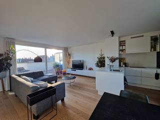 In het centrum van Minderhoutdorp bevindt zich dit stijlvol afgewerkte appartement van 89 m², gebouwd in december 2017. Het combineert...