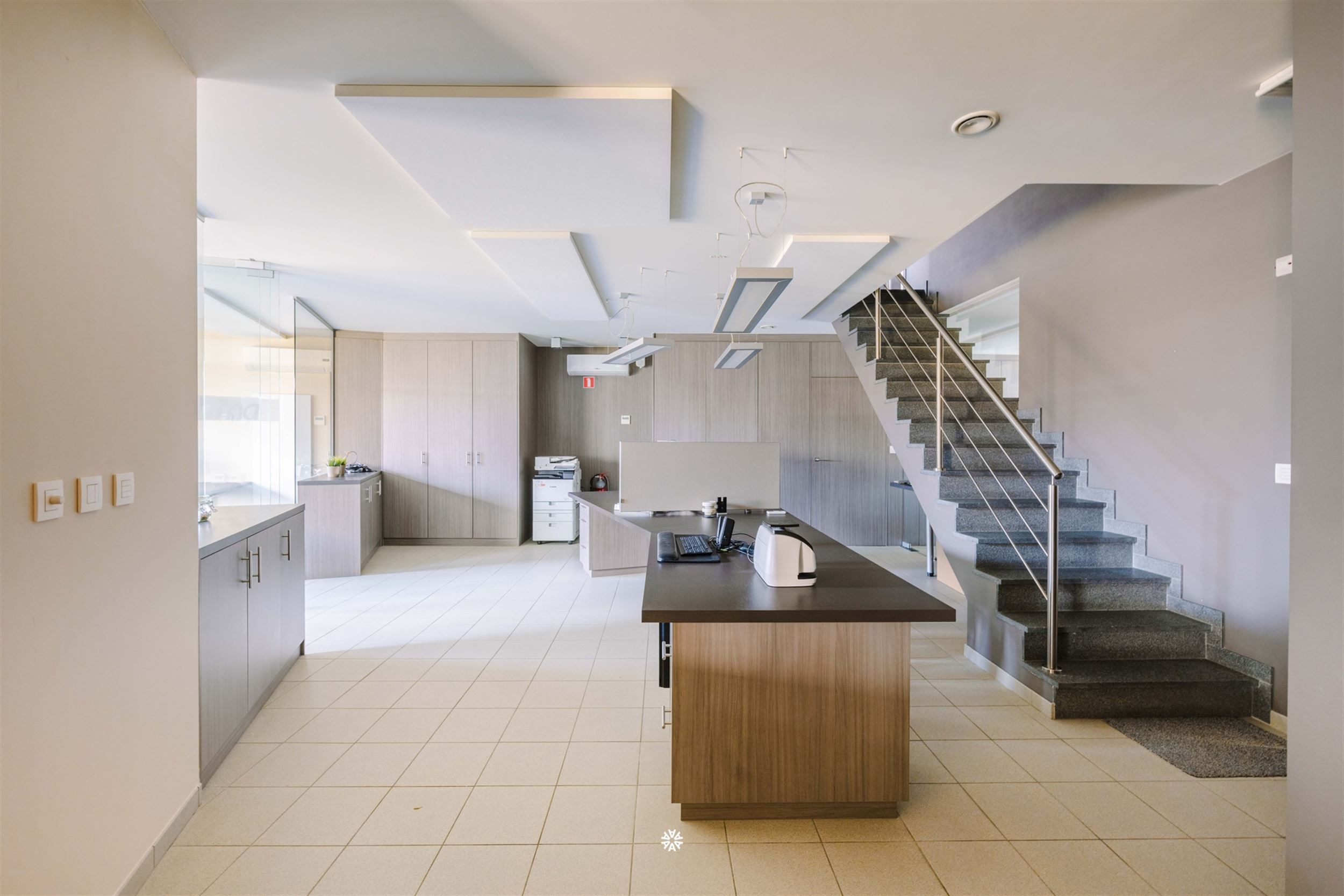 Multifunctionele eigendom met kantoor en woonst op toplocatie in Sint-Gillis-Waas - foto 5