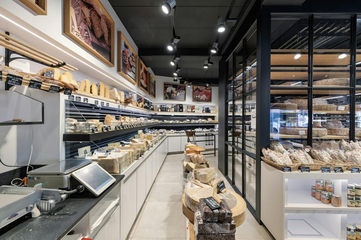 Goed draaiende delicatessen zaak te huur te Sint-Idesbald. - foto 3