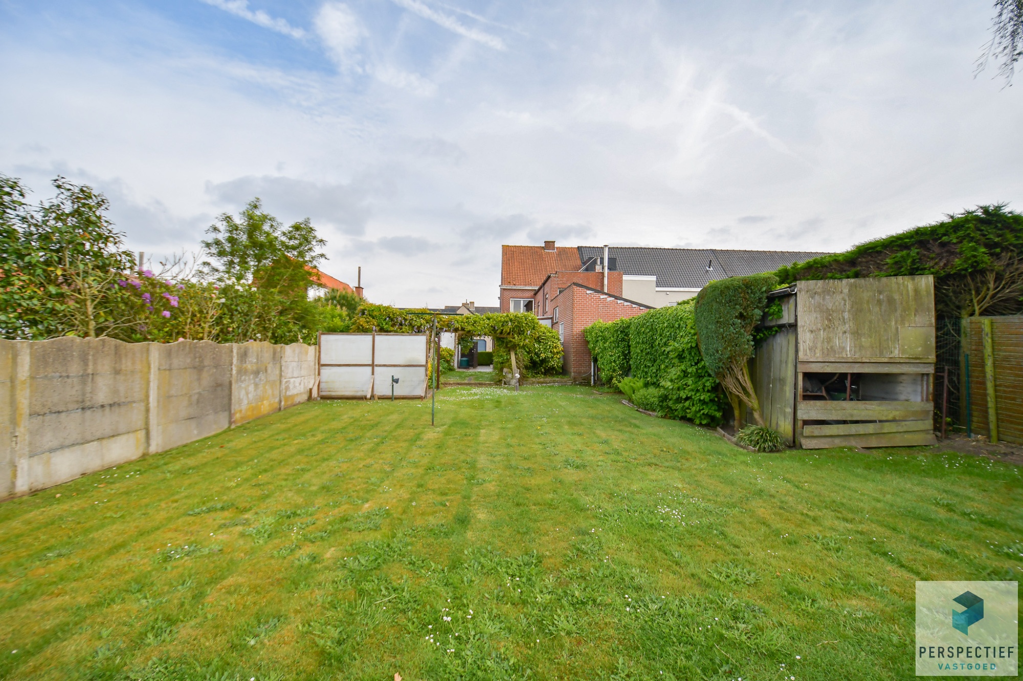Rustig en centraal gelegen woning met landelijk uitzicht, grote garage en tuin - foto 3