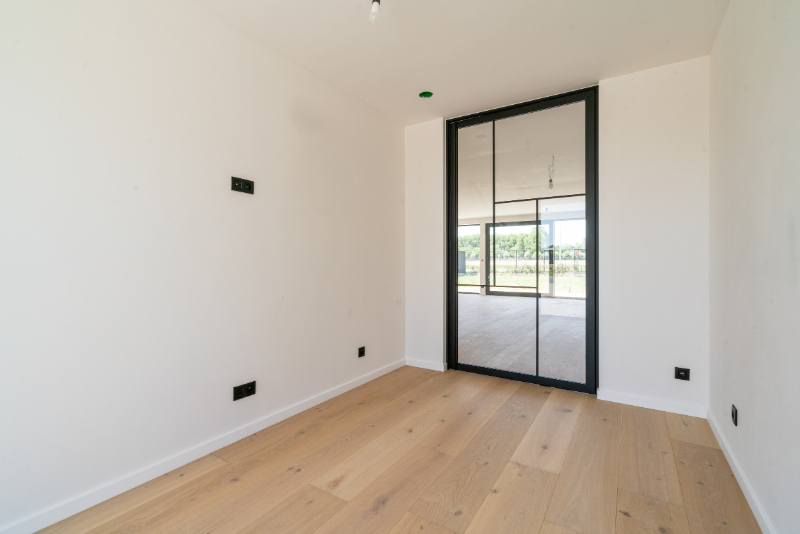 Exclusieve NIEUWBOUW DRIE-GEVELVILLA afgewerkt in duurzame materialen,  3-4 slaapkamers met dressingruimte, domotica en overal massieve eikparket. - foto 5