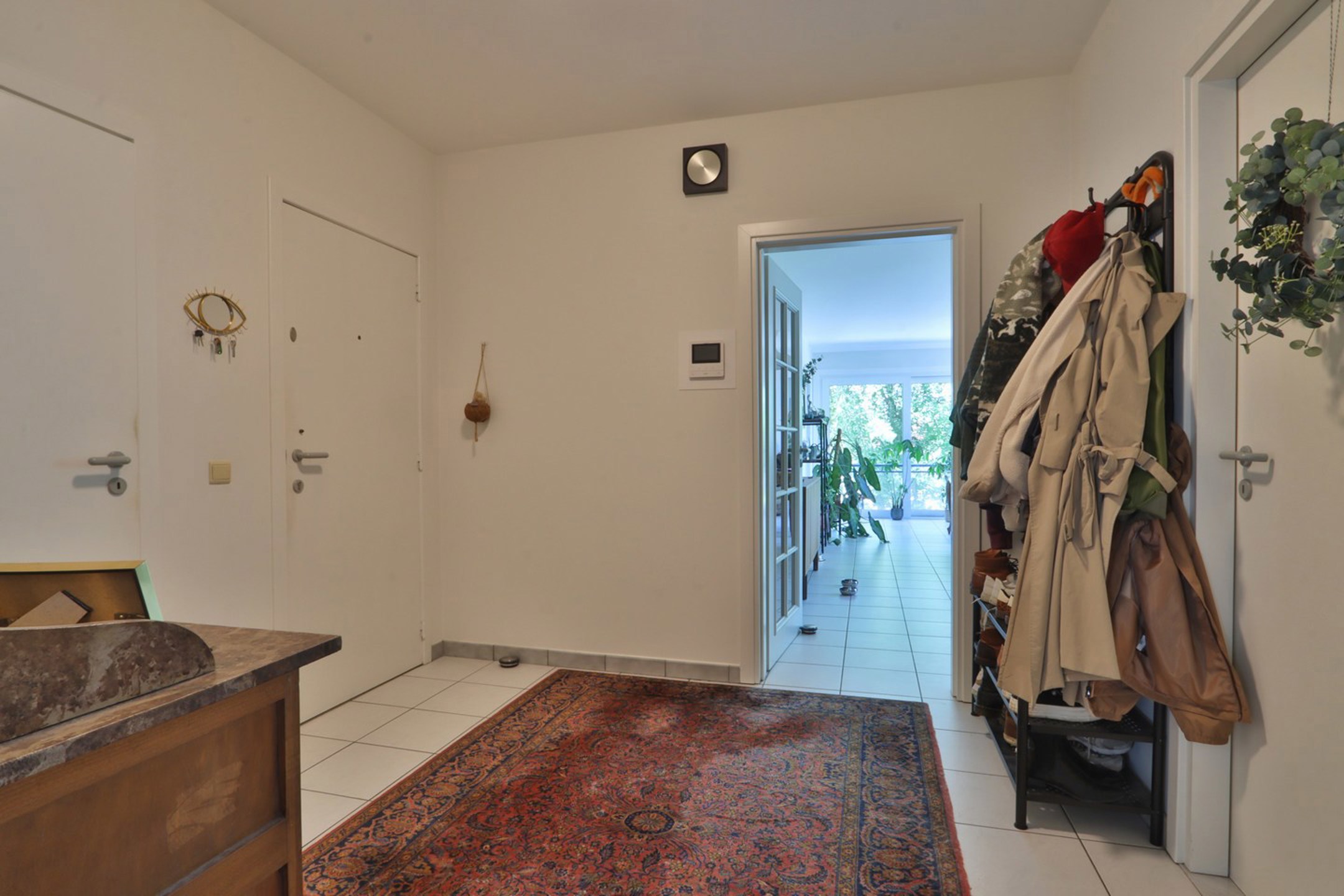 Ruim en licht appartement met garagebox in centrum Beveren! - foto 2
