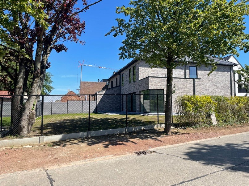 Zeer ruime moderne halfopen nieuwbouwwoning met tuin/terras en garage - foto 4
