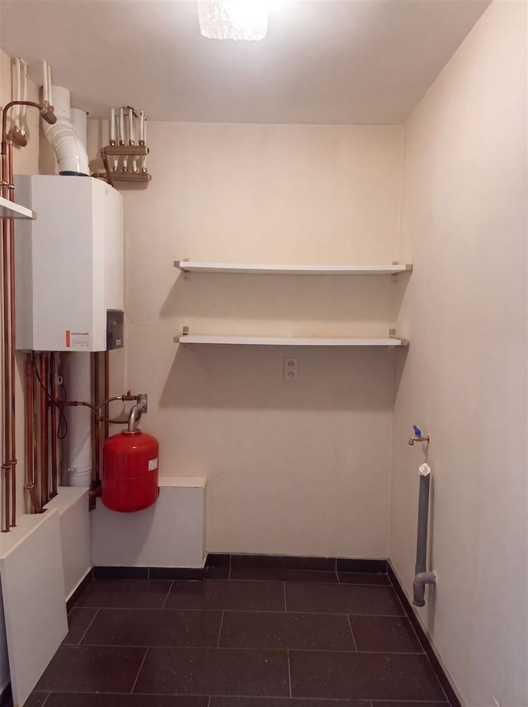 Apartment for rent in Maaseik with 2 bedrooms - photo 4