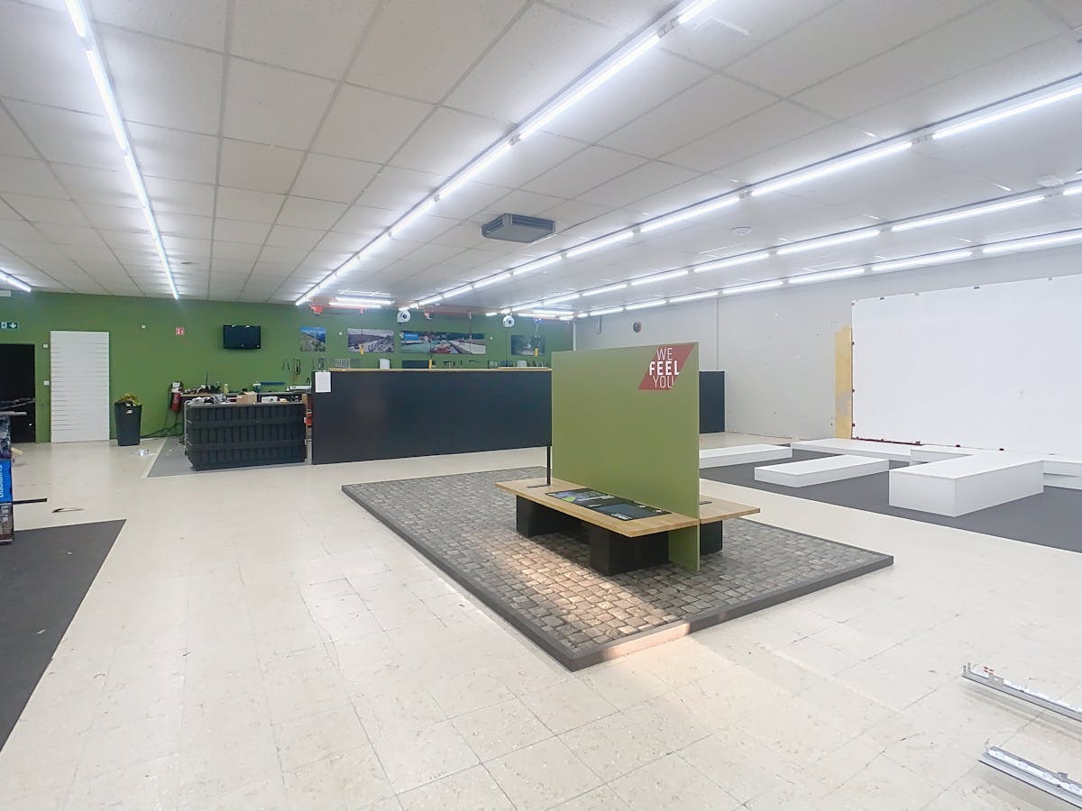 Centrally located job shop/commercial space for rent in the center of Aartrijke. - photo 4