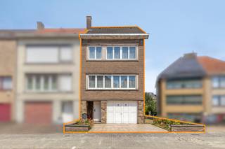 Te moderniseren bel-étage gelegen in een rustige en verkeersluwe buurt te Strombeek-Bever. De woning bevindt zich in dichte nabijheid...