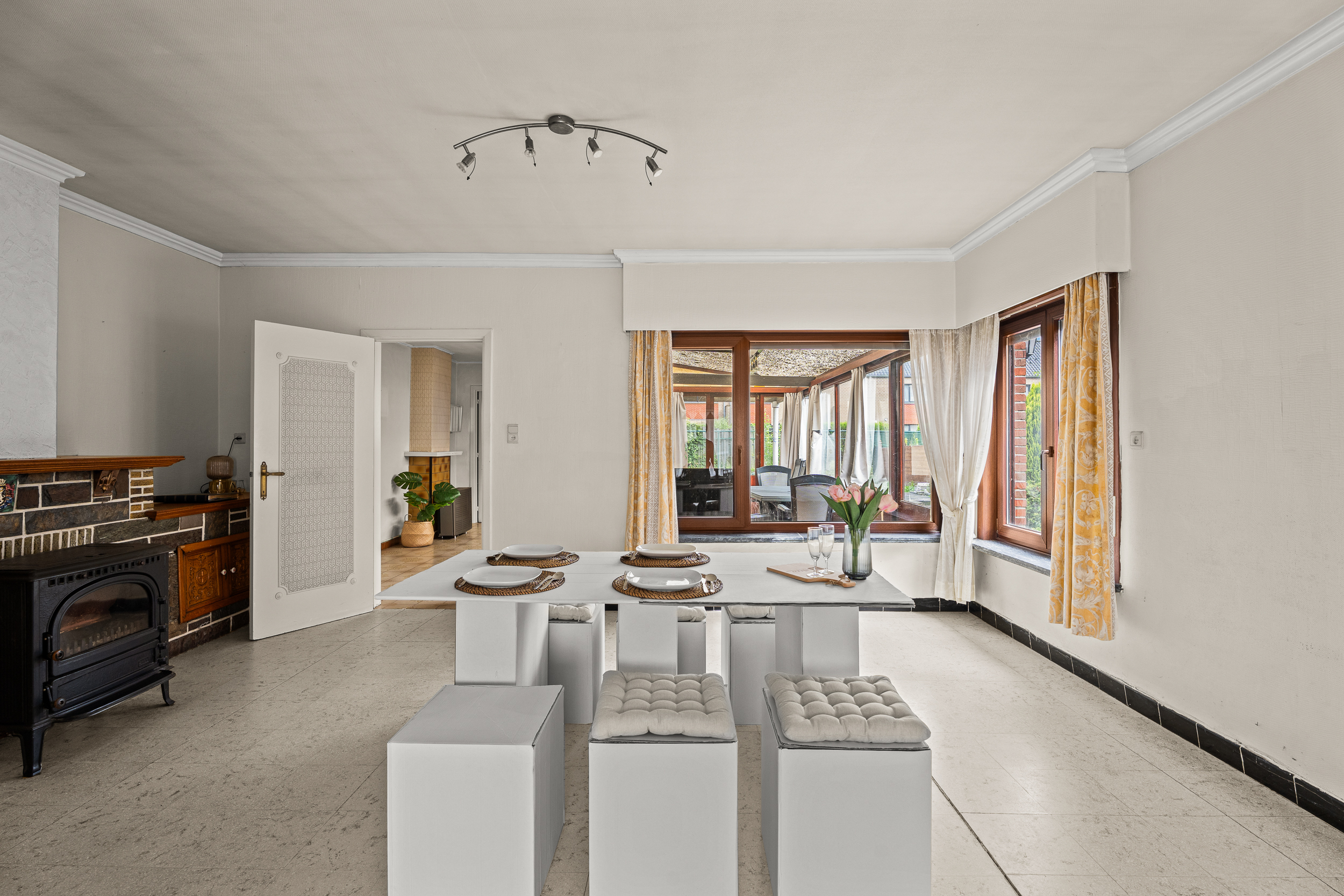 Gezinswoning met 3 slaapkamers en potentieel! - foto 4