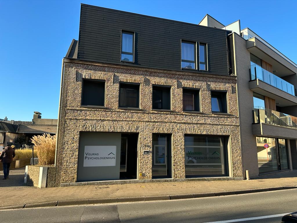 Praktijkruimte te huur in het centrum van VEURNE - foto 1