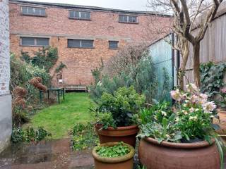 Cette maison exceptionnellement spacieuse de 195 m² est située à Mechelen Noord, près de Telenet et à distance de marche du centre-ville animé...