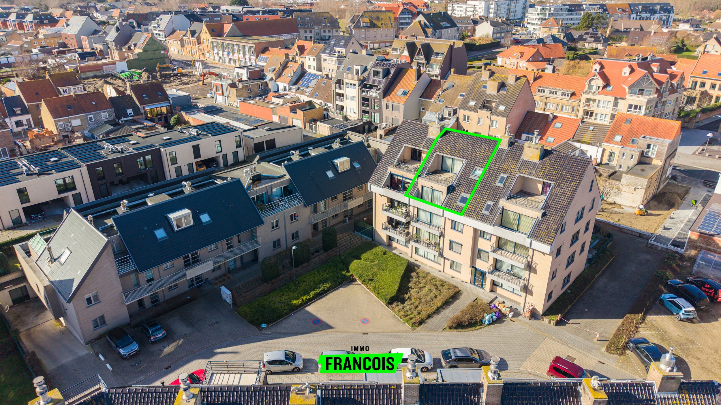 Ruim duplexappartement(EPC B!) met 3 slaapkamers, 2 badkamers en 2 zonnige terrassen in Westende: optie aankoop garage - foto 2