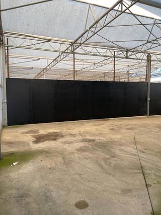 Serre te huur in Hoogstraten (200m²) Bent u op zoek naar een opslagplaats in Hoogstraten dat zowel ruim als goed gelegen is? Zoek niet verder! Opslag oppervlakte van 200m². Het heeft een strategische ligging die gemakkelijk toegankelijk is voor zowel leveranciers als klanten. Dit aanbod kan u tevens op onze website terug vinden. Troeven: - per direct beschikbaar - Gunstige ligging - 24/7 bereikbaar