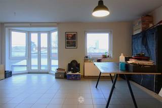 GENT - Maaltebruggestraat 40: Op zoek naar een gezellig appartement met parkeerplaats te huur in Gent? Dan is dit pand mogelijk iets voor u. De...