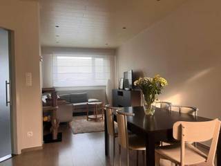 Instapklare en energiezuinige stadswoning met tuinOntdek deze fijne instapklare stadswoning met 2 slaapkamers en leuke tuin.Benedenverdieping:- hal...