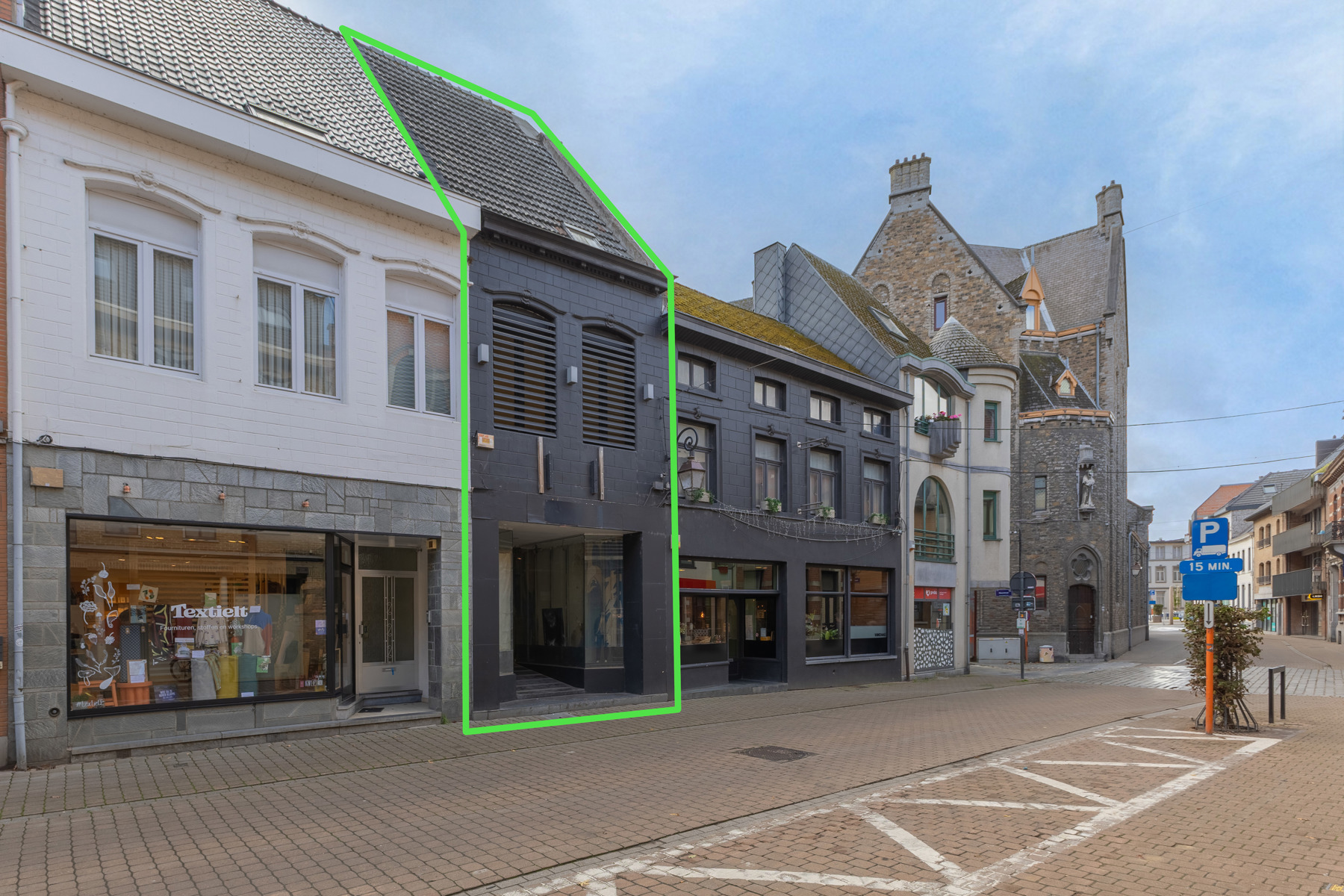 Gunstig gelegen handelswoning in het centrum van Halle - foto 1