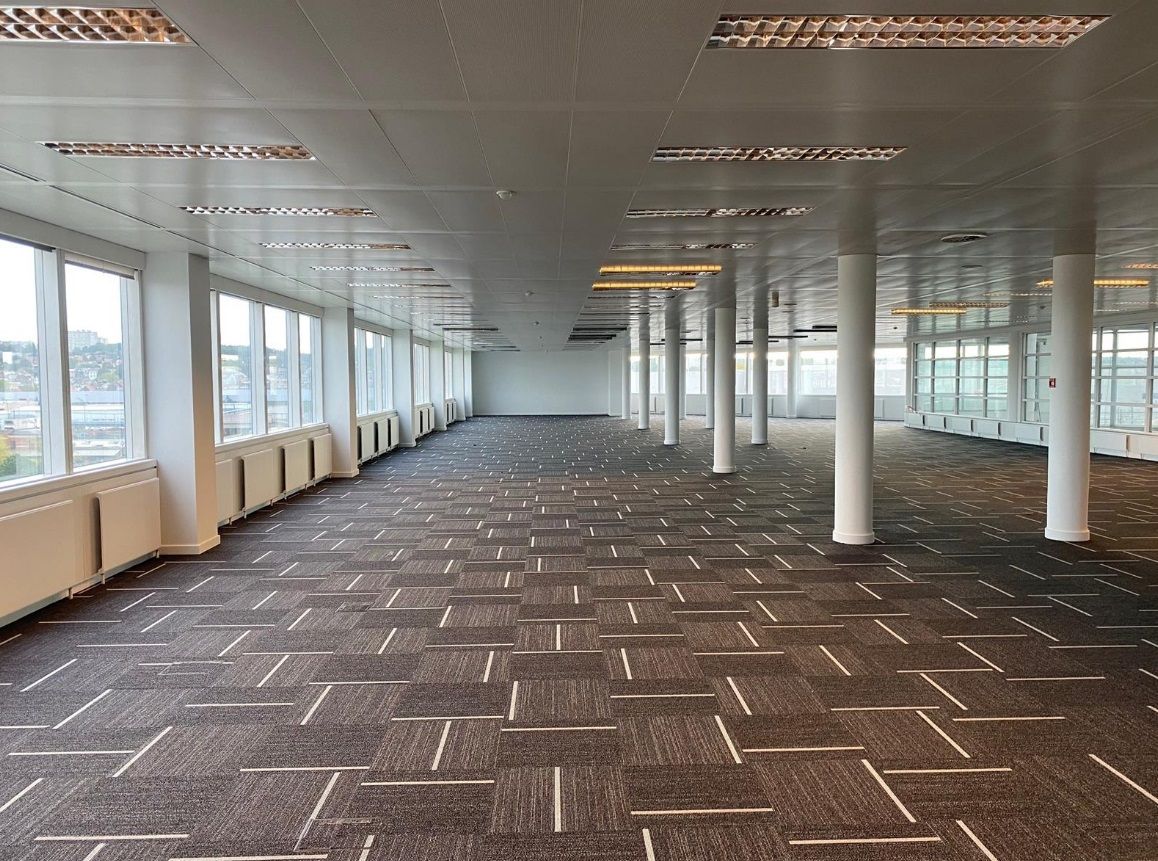 Uitstekende kantoren van 1.000  m² op topligging vlakbij de R0 - foto 4