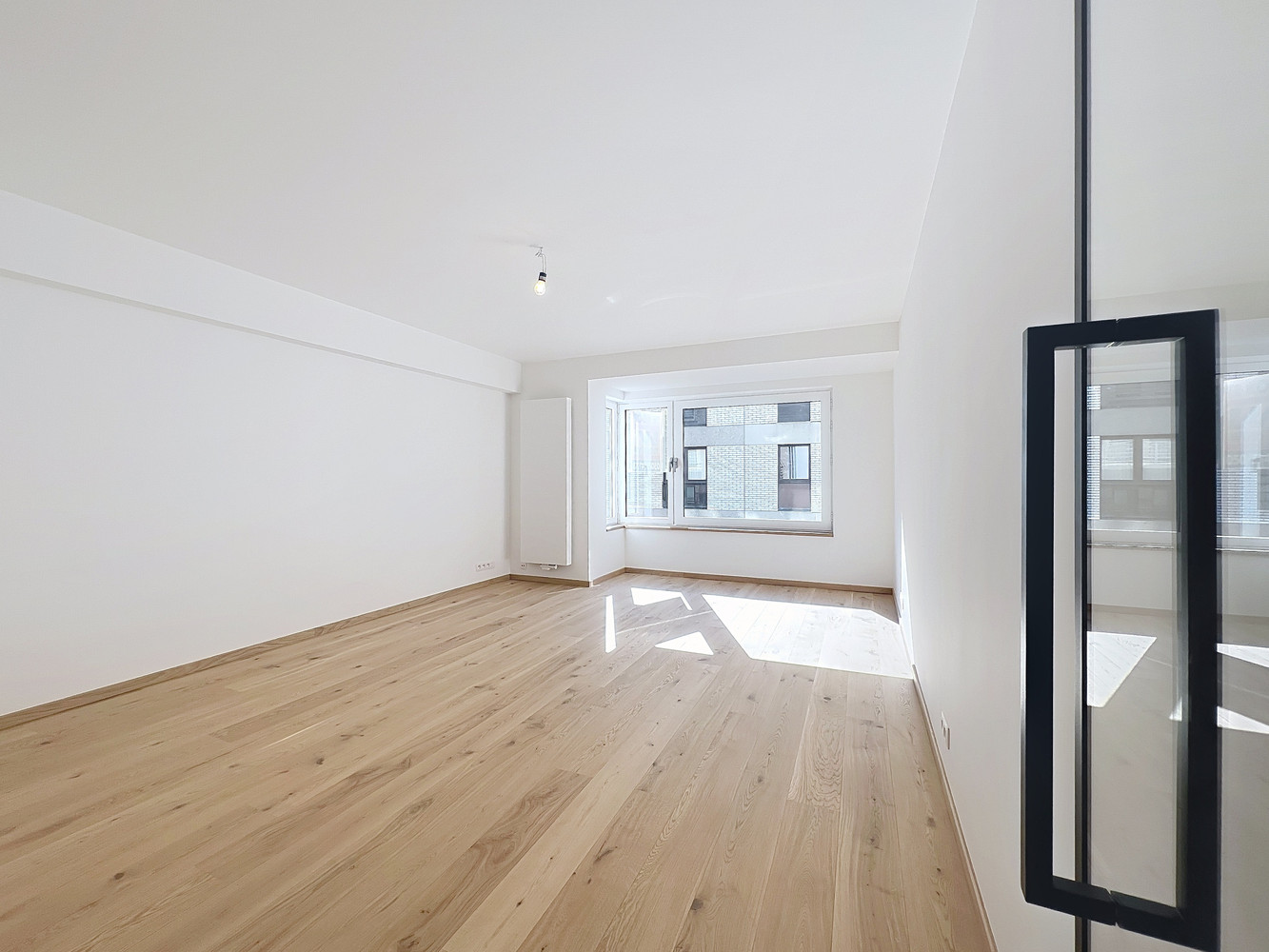 Instapklaar 2-slaapkamerappartement met zijdelings zeezicht te koop in verzorgde residentie. - photo 2