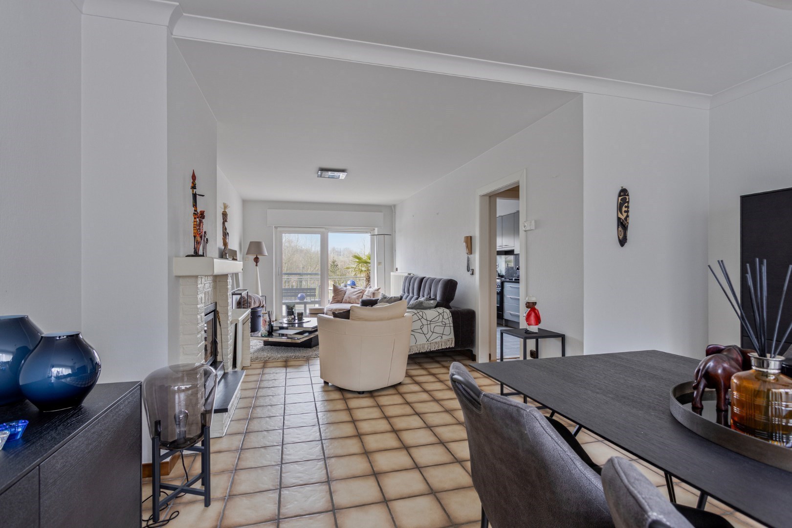 Tweewoonst met ruime werkplaats en garages te Tongeren-Sluizen - foto 4