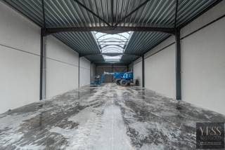 2 KWALITATIEVE NIEUWBOUWLOODSEN MET PARKEERPLAATS!Ontdek deze 2 functionele en duurzaam afgewerkte nieuwbouwloodsen, ideaal voor opslag, atelier,...